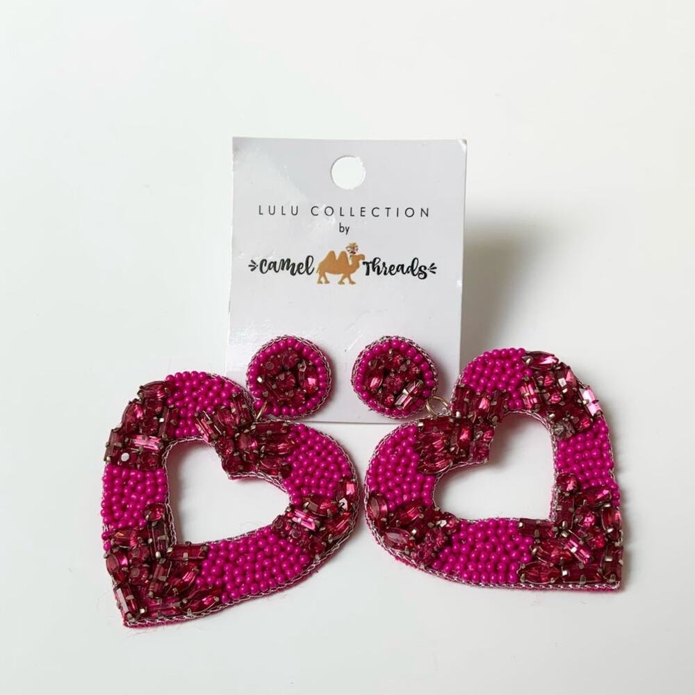 NWT Camel Threads LuLu collection Pink Beaded Dangle Heart Earrings